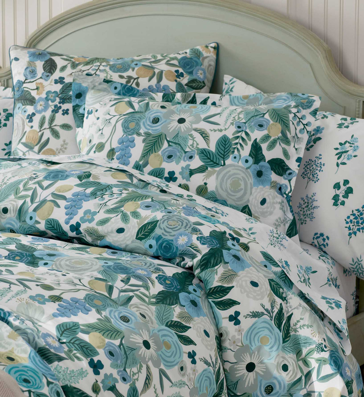 Cloverpaperco™ - Percale Comforter - Garden Party Blue