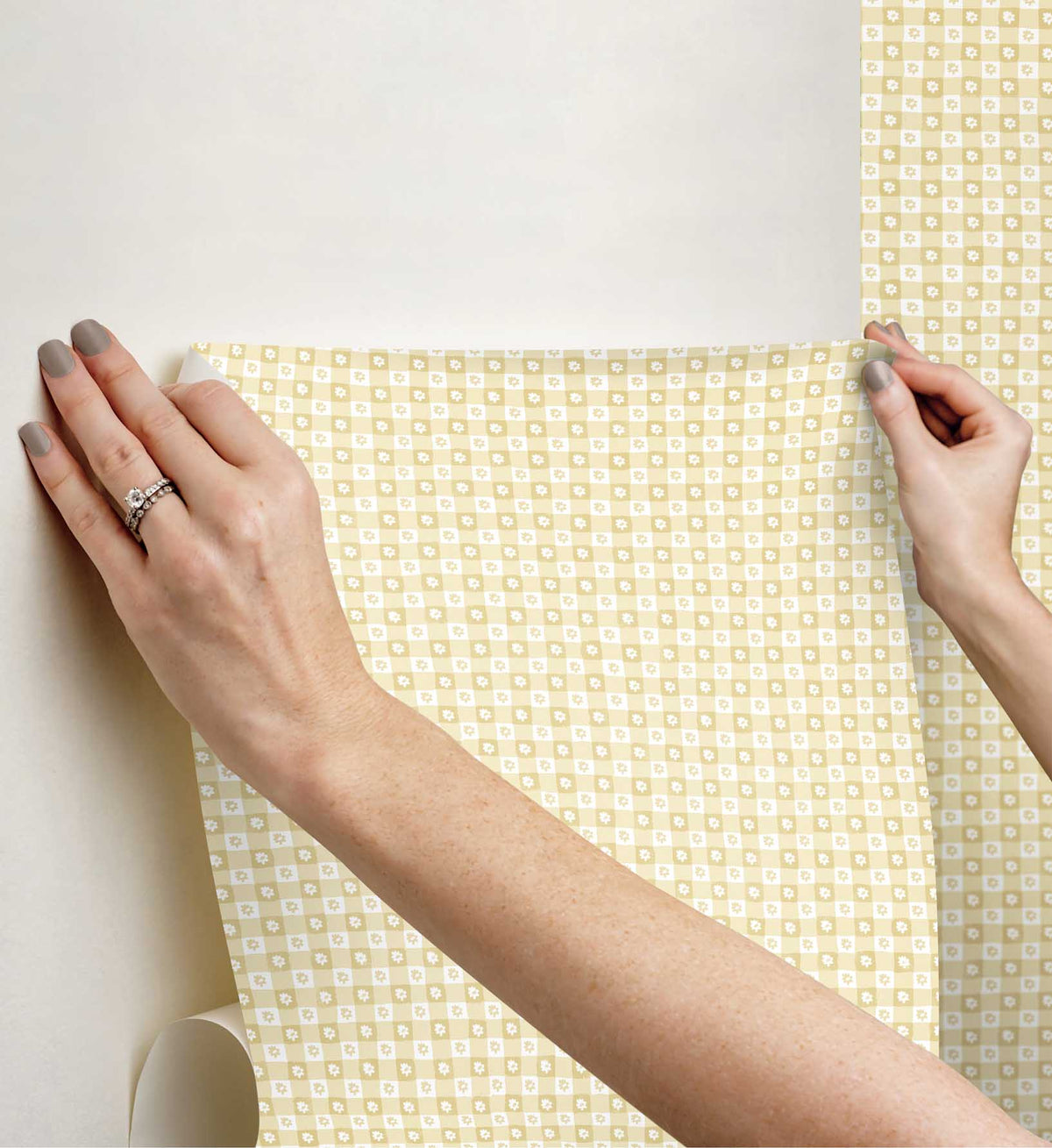 Cloverpaperco™ - Daisy Gingham Peel & Stick Wallpaper - Gold